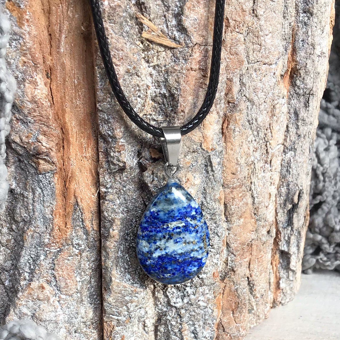 Collar lapislazuli lágrima 3-4 cm