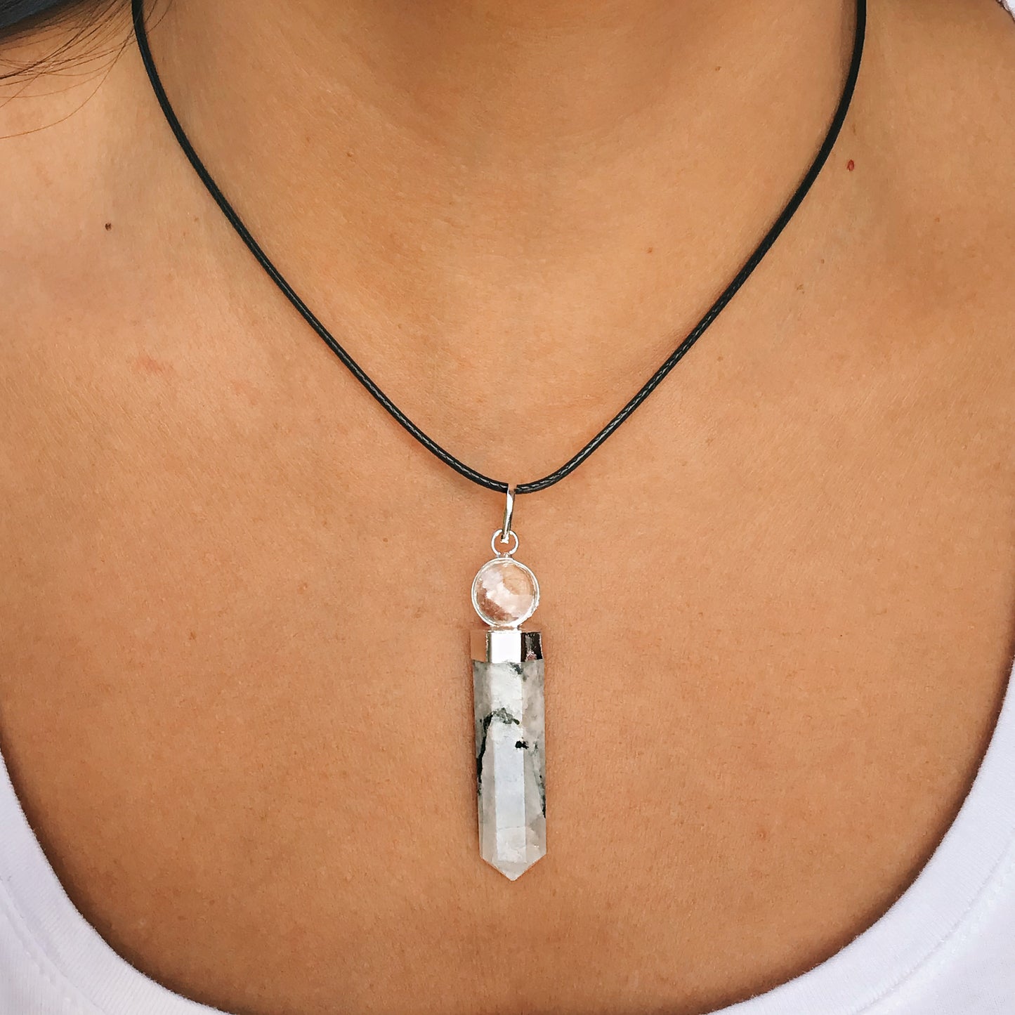 Collar piedra luna punta con bola de cuarzo 3-4 cm