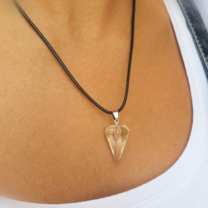 Collar Cuarzo Blanco forma péndulo 2-3 cm