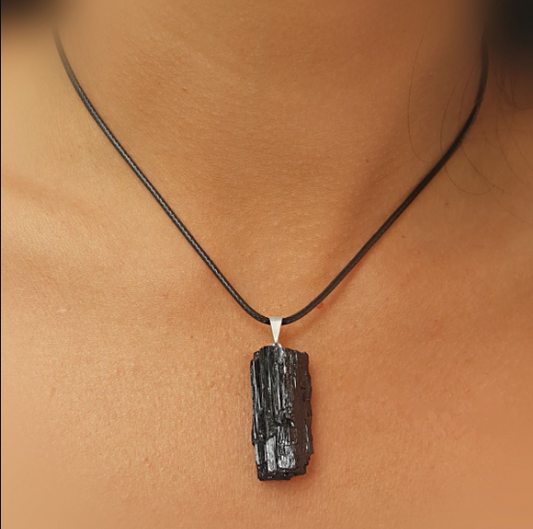 Colgante Turmalina Negra Sin Tallar 3-4 cm