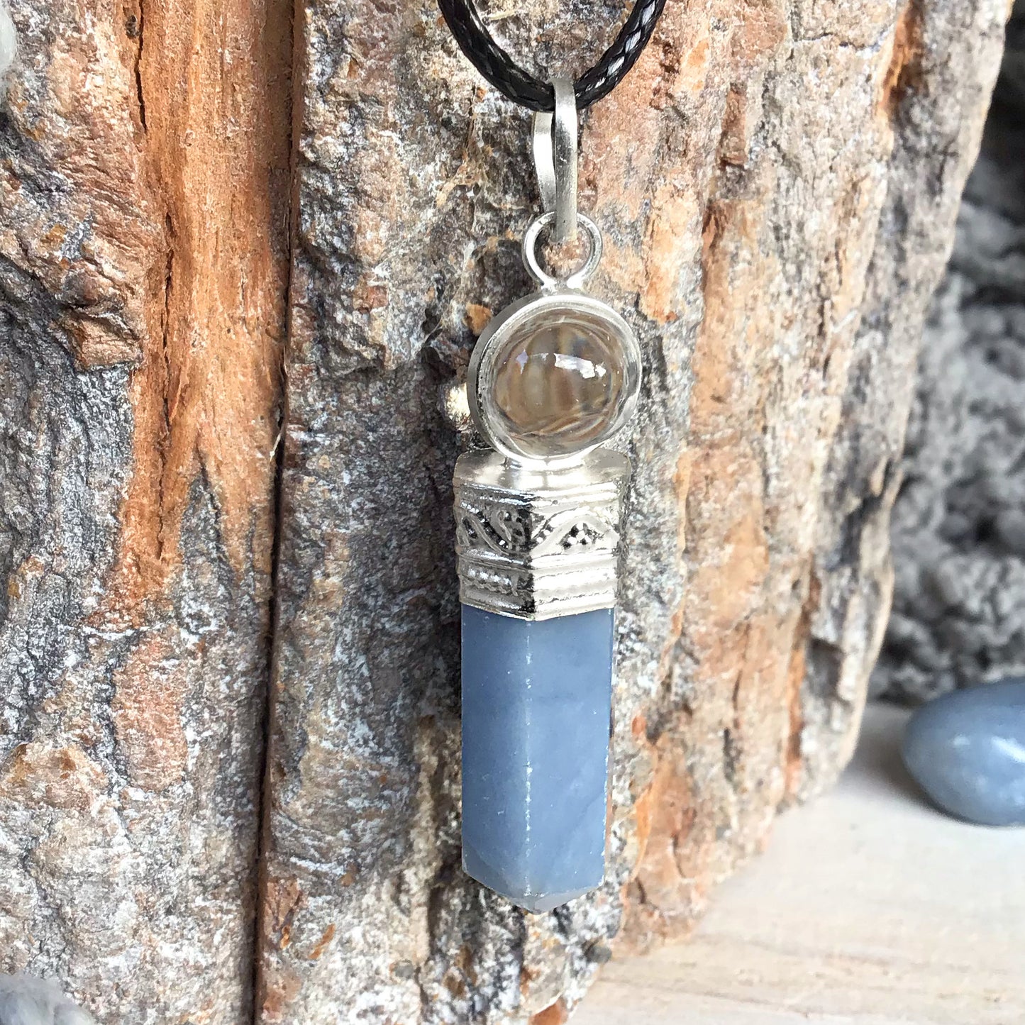 Collar piedra angelita con bola de cuarzo 3-4 cm