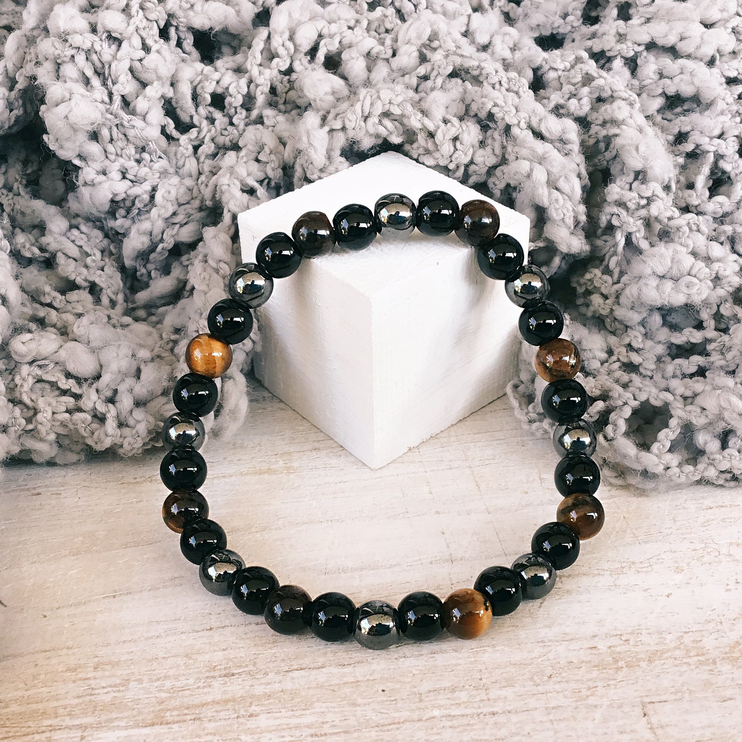 Pulsera Triple Protección Para Suerte, Fuerza y Equilibrio