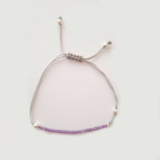 Pulsera amatista bolas facetadas con macramé
