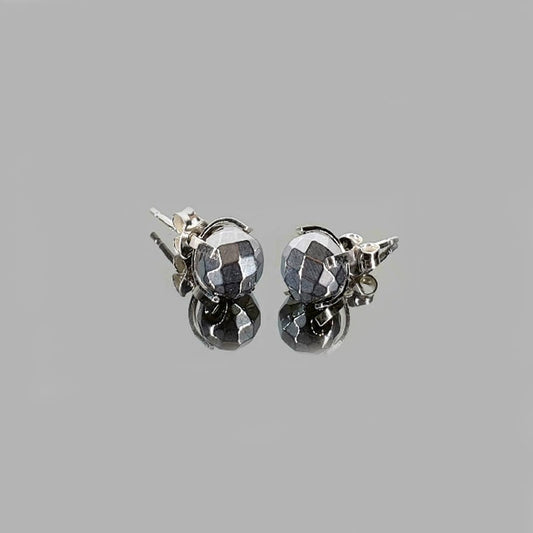 Pendientes hematite facetada garra 8mm plata