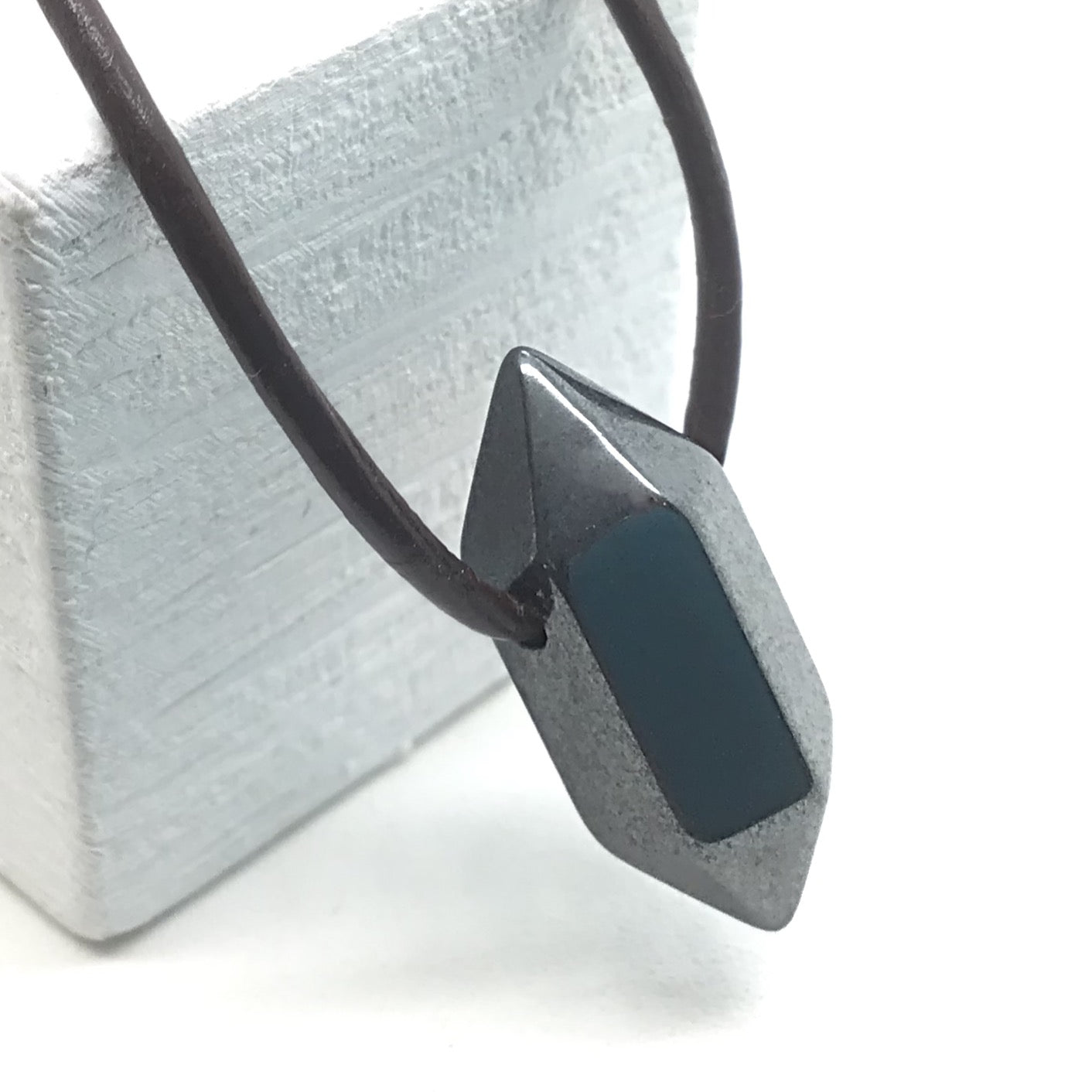 Collar punta hematite 1,5 - 2 cm