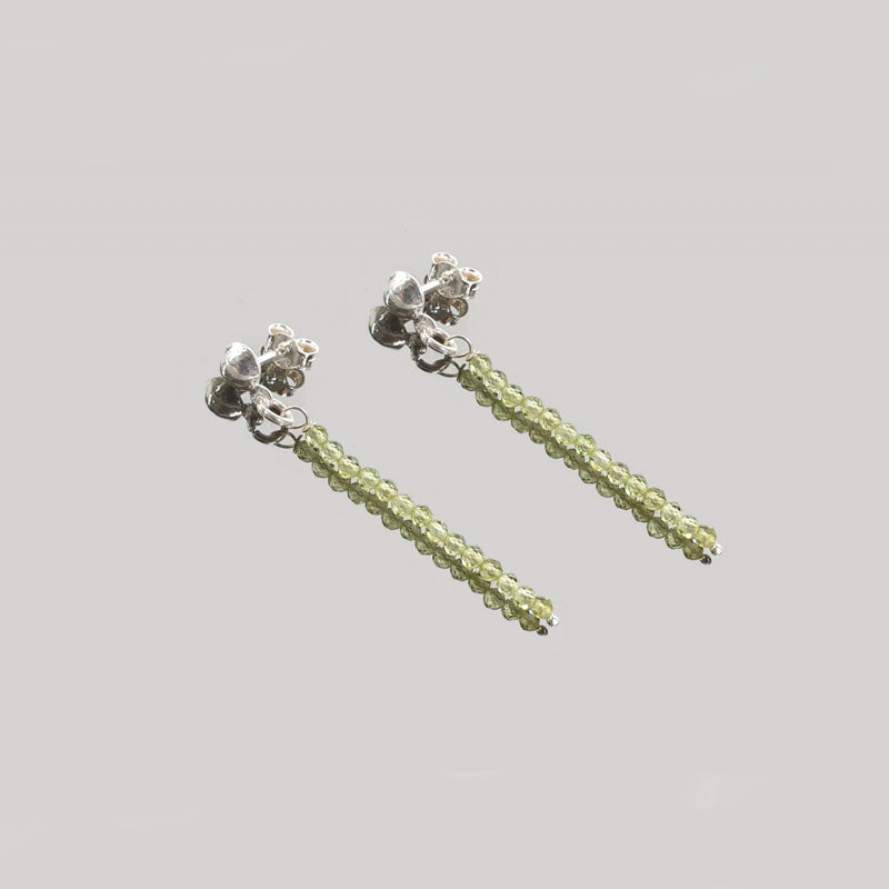 Pendientes largos olivina bolas talladas 2mm
