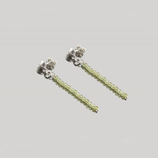 Pendientes largos olivina bolas talladas 2mm