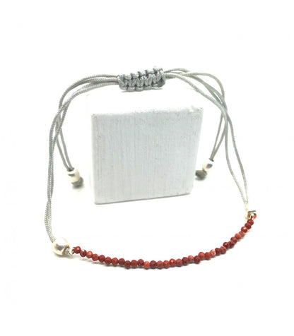 Pulsera jaspe rojo facetada macramé ajustable