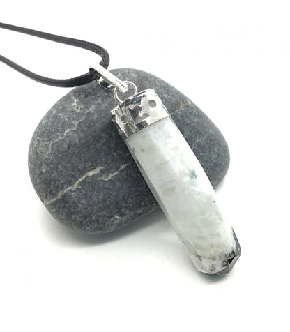 Collar piedra luna punta lapidada 3-4 cm