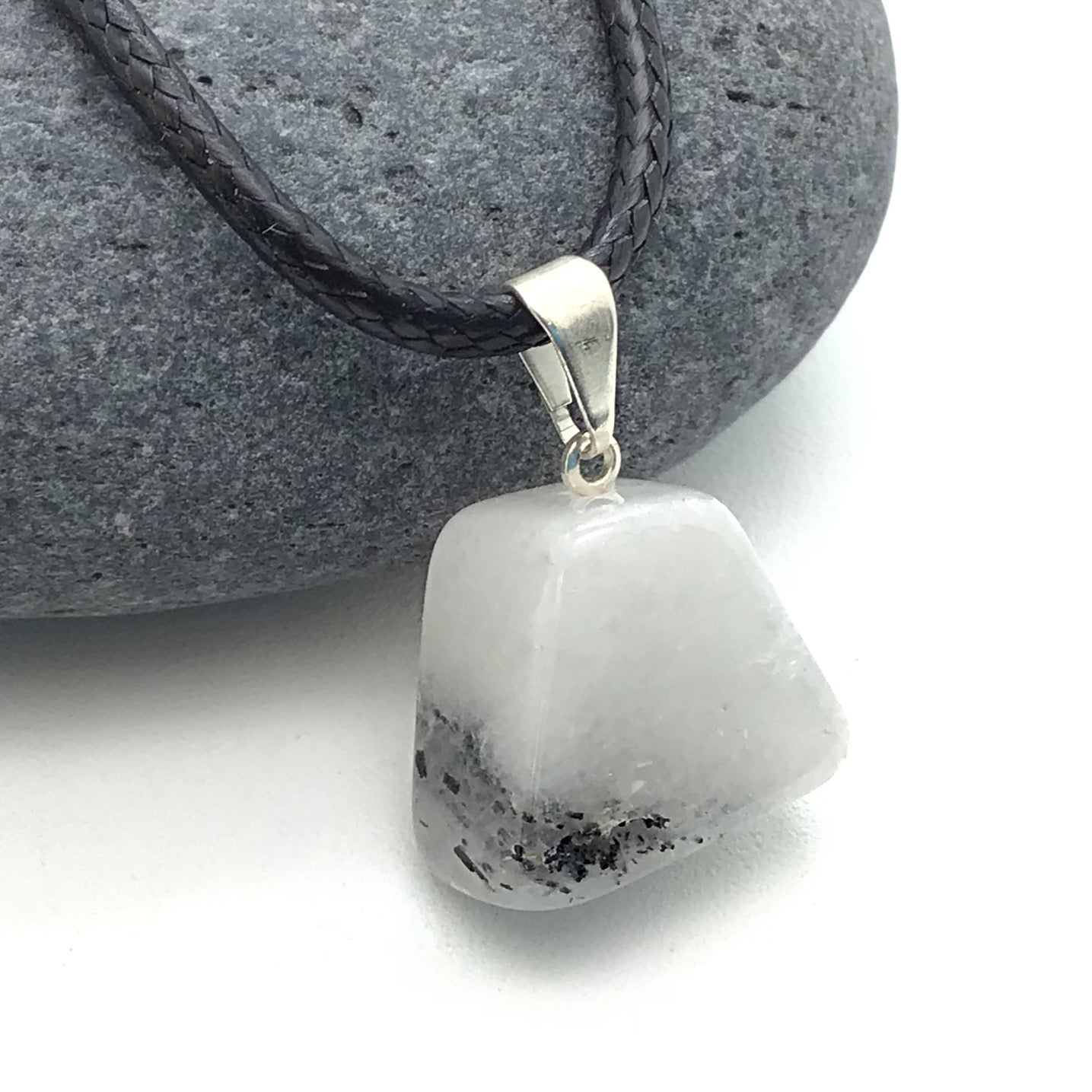 Collar cuarzo con turmalina negra rodado 1-2 cm