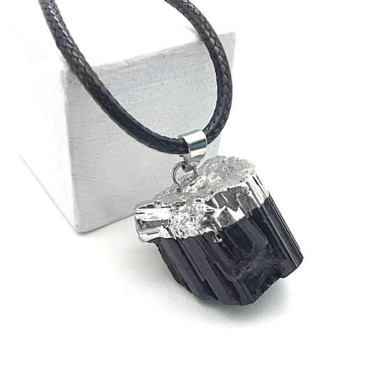 Collar turmalina negra en bruto electrolitico 2-3 cm
