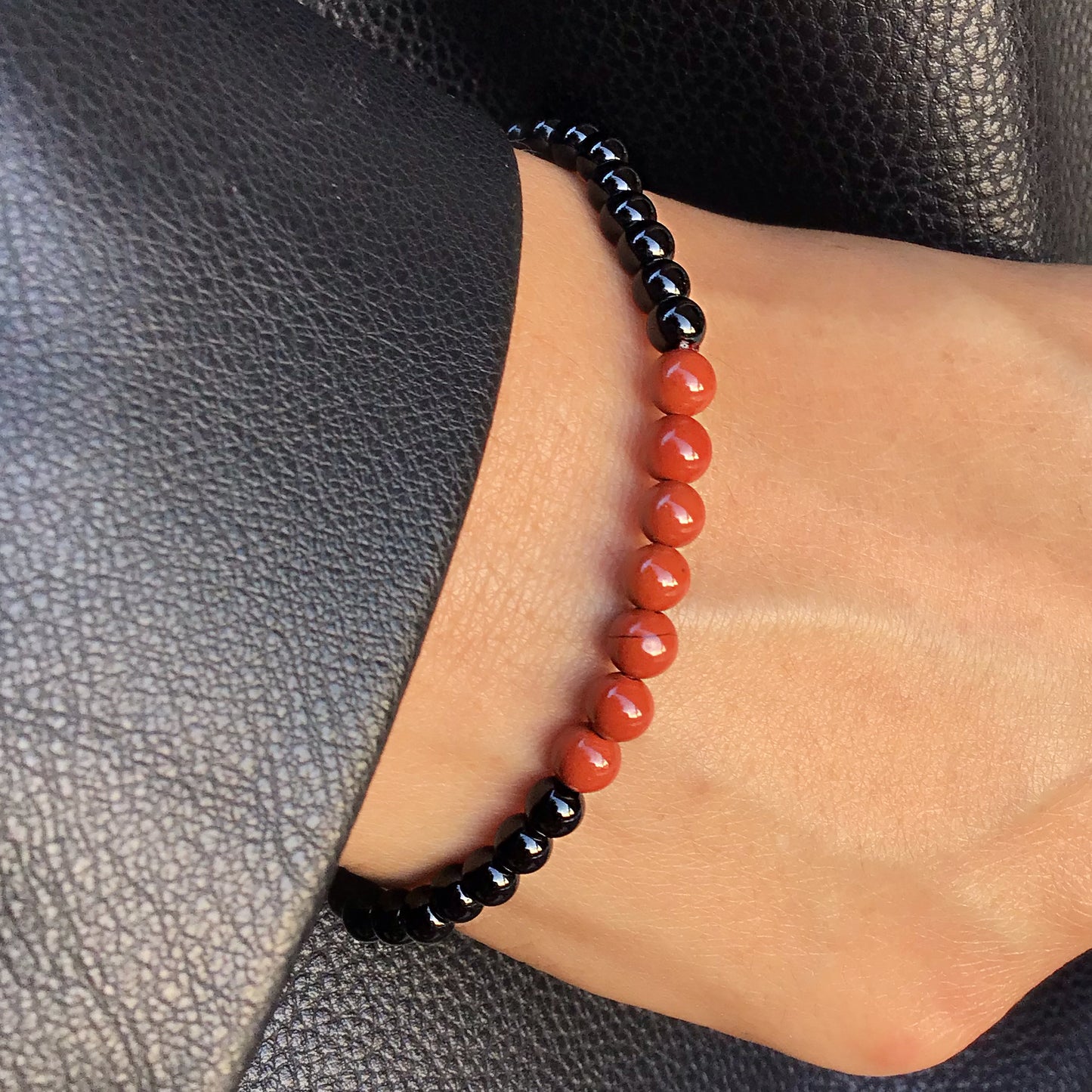 Pulsera Jaspe Rojo Con Obsidiana negra bolas 4mm