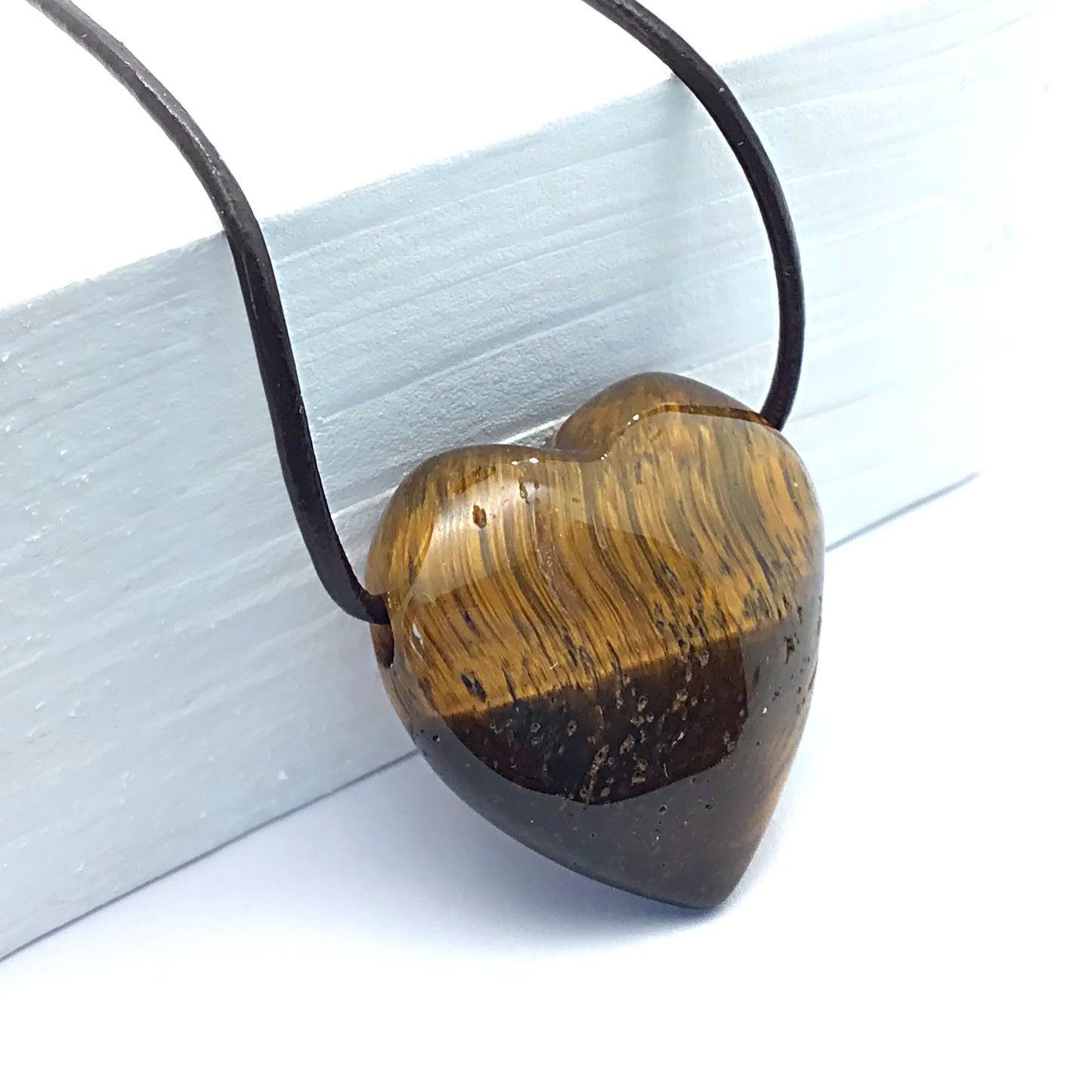 Collar ojo de tigre corazón 3-4 cm