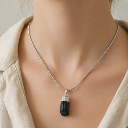 Escudo de Protección (collar turmalina negra en bruto electrolitico 2-3 cm)