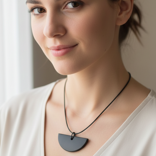 Collar shungit media luna 3-4 cm