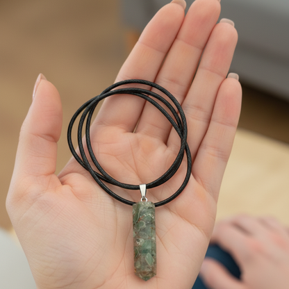 Collar esmeralda punta orgonita 3-4 cm