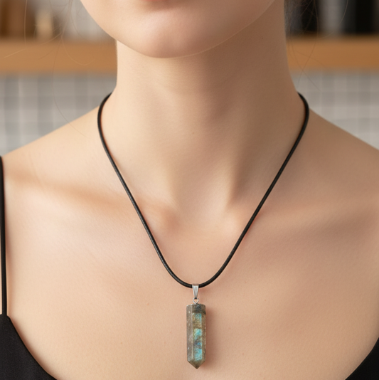 Collar labradorita punta orgonita 3-4 cm