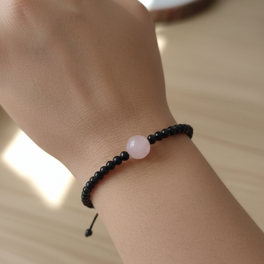 Pulsera cuarzo rosa con obsidiana negra bolas 4mm y macramé
